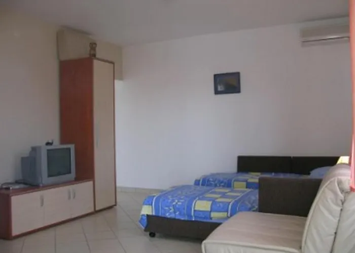 Apartman With Parking Space Barbat, Rab - 16816 *