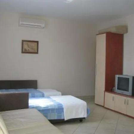 Apartment With A Parking Space Barbat, Rab - 16816